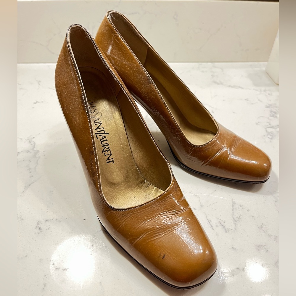 Yves Saint Laurent Leather Pumps